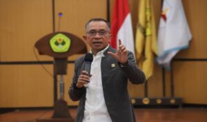 Ketua DPRD Kota Bandung, H. Asep Mulyadi, S.H., mengajak generasi muda untuk melek dan berkontribusi dalam politik agar kehidupan yang akan datang jauh lebih baik. Hal tersebut dikatakan saat menjadi narasumber pada undangan Himpunan Admnistrasi Publik Fakultas Ilmu Sosial dan Ilmu Politik Kampus I Universitas Pasundan dengan "Tema materi Potensi dan Strategi Berpikir Generasi Muda Melawan Apatis Berpolitik", di Aula Sidareja Unpas, Kamis, 30 Januari 2025. Asep Mulyadi, atau yang sering dikenal dengan panggilan Kang Asmul itu mengatakan, generasi muda ialah cikal bakal dalam memperbaiki tatanan kehidupan, salah satunya dengan paham dan melek berpolitik dalam kehidupan sehari-hari.