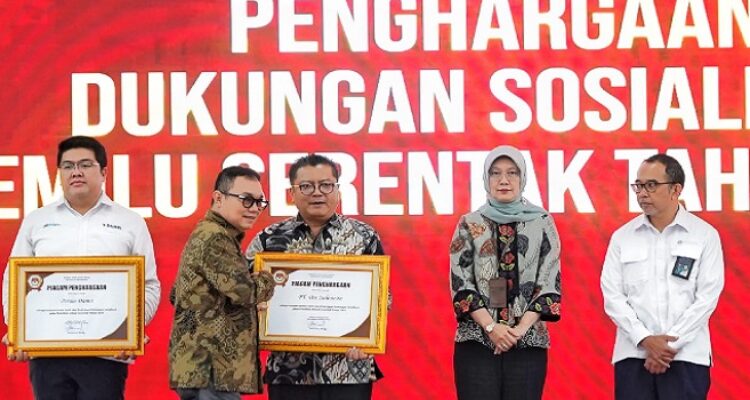 Komisi Pemilihan Umum (KPU) mengapresiasi peran PT Pos Indonesia (Persero) atau PosIND dalam mendukung terlaksananya Pemilihan Umum (Pemilu) Republik Indonesia tahun 2024 berjalan lancar dan damai. Apresiasi KPU diberikan melalui pemberian piagam penghargaan kepada PosIND bersama belasan lembaga dan perusahaan lainnya. Acara tersebut sejalan dengan digelarnya publikasi Indeks Partisipasi Pemilih 2024 di Kantor KPU, Jakarta, 10 Februari 2025.