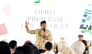 Sebagian mitra kerja Komisi IV DPRD Provinsi Jawa Barat tidak akan terkena refocusing atau realokasi anggaran, yang terjadi justru bakal mendapatkan tambahan anggaran imbas implementasi Instruksi Presiden (Inpres) Nomor 1 Tahun 2025 tentang Efisiensi Belanja dalam Pelaksanaan APBN dan APBD Tahun 2025. “Mitra kerja Komisi IV DPRD Jawa Barat justru akan mendapatkan tambahan anggaran, bukan dipangkas karena Inpres Nomor 1 Tahun 2025 tentang Efisiensi Belanja dalam Pelaksanaan APBN dan APBD Tahun 2025,” kata Anggota Komisi IV DPRD Provinsi Jawa Barat Daddy Rohanady, Kota Bandung, Kamis (20/2/2025).