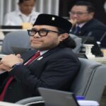 Badan Anggaran (Banggar) DPRD Provinsi Jawa Barat berharap implementasi Instruksi Presiden (Inpres) Nomor 1 Tahun 2025 tentang Efisiensi Belanja dalam Pelaksanaan APBN dan APBD Tahun 2025 di Jabar tidak memangkas pos anggaran untuk program-program yang berhubungan atau yang dirasakan langsung oleh masyarakat, hingga pelayanan publik. “Kita (Badan Anggaran DPRD Jawa Barat) lagi membedah anggaran (APBD 2025). Implementasi Inpres 1/2025 seharusnya tidak berhubungan dengan pelayanan publik dan program-program kerakyatan. Sehingga apa yang terjadi di pemerintah pusat tidak akan terjadi di Jabar,” harap Pimpinan Badan Anggaran DPRD Provinsi Jawa Barat Ono Surono, Kota Bandung, Rabu (19/2/2025).