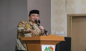 Wakil Wali Kota Bandung, Erwin mengajak organisasi kepemudaan dan kemasyarakatan untuk ikut menyukseskan program Pemerintah Kota (Pemkot) Bandung. Hal itu ia sampaikan pada Konferensi Cabang ke -14 Pimpinan Cabang Gerakan Pemuda Ansor di SD Assalam, Jalan Sasak Gantung, Minggu 23 Februari 2025.