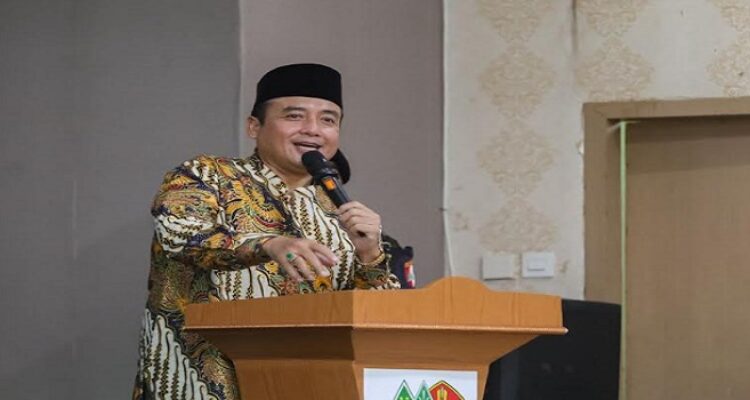 Wakil Wali Kota Bandung, Erwin mengajak organisasi kepemudaan dan kemasyarakatan untuk ikut menyukseskan program Pemerintah Kota (Pemkot) Bandung. Hal itu ia sampaikan pada Konferensi Cabang ke -14 Pimpinan Cabang Gerakan Pemuda Ansor di SD Assalam, Jalan Sasak Gantung, Minggu 23 Februari 2025.