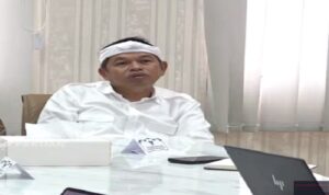 Gubernur Jawa Barat Dedi Mulyadi menyampaikan pesan kepada para camat dan lurah/kepala desa se-Jawa Barat, terkait penataan infrastruktur di daerah masing-masing. Hal itu disampaikan Gubernur yang akrab disapa KDM (Kang Dedi Mulyadi) menyusul banyaknya bencana hidrometeorologi (banjir dan longsor) yang terjadi di musim hujan ekstrem saat ini. Ada lima poin penting yang disampaikan Dedi melalui akun media sosialnya, Minggu (16/3/2025).